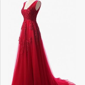 Red Embellished Double V-Neck Tulle Prom Dress Size 4